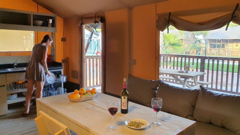 Glamping Serengueti y Glamping Kilimanjaro: lujo safari en la Costa Tropical